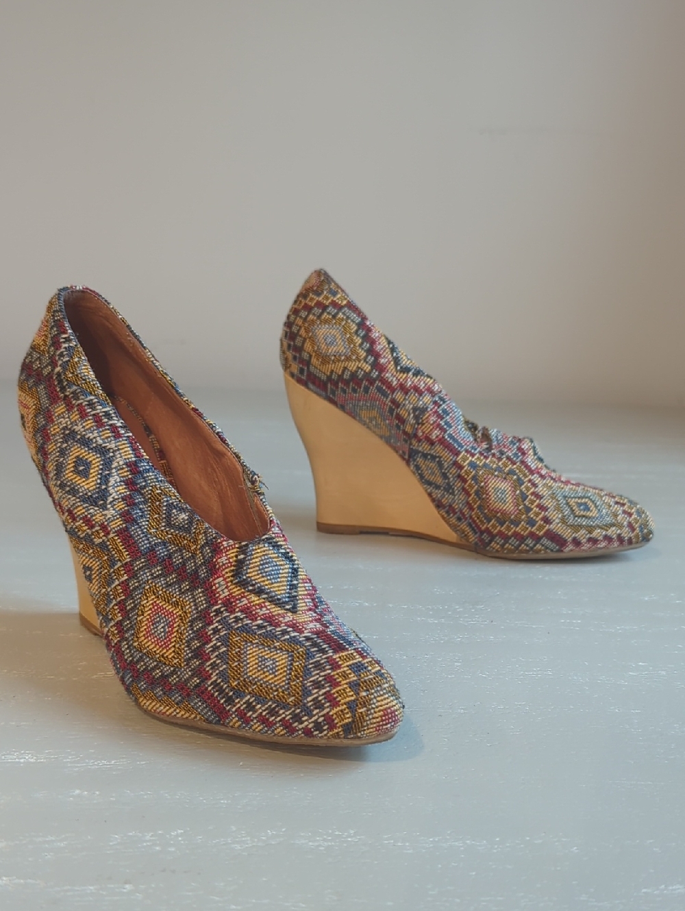 Anthropologie‎ Lucky Penny Diana Tapestry Wedges size 7.5
